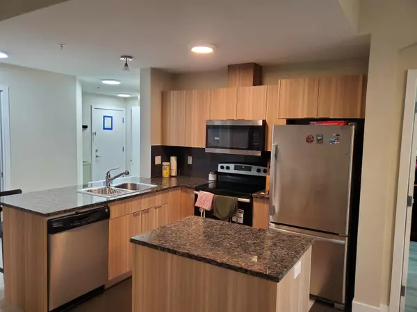 Surrey, BC V3W 1T8,6688 120 ST #211