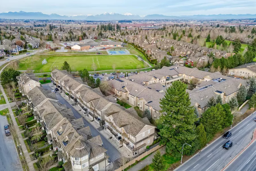 3268 156a ST #13, Surrey, BC V3Z 9T1