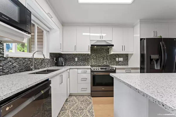 7881 120a ST #101 Surrey, BC V3W 0Y7