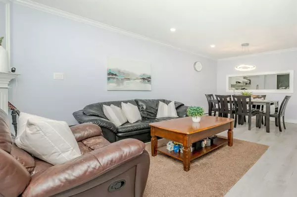 Surrey, BC V4N 0N1,16137 83 AVE #312
