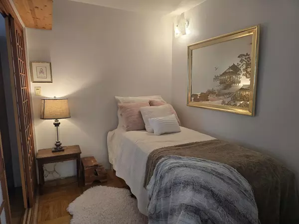 Vancouver, BC V6G 1K7,1879 Barclay ST #106