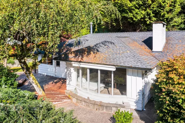 West Vancouver, BC V7V 3M9,4110 Burkeridge PL