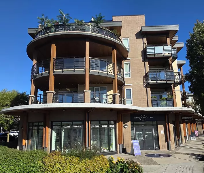 733 W 14th ST #310, North Vancouver, BC V7M 0C6