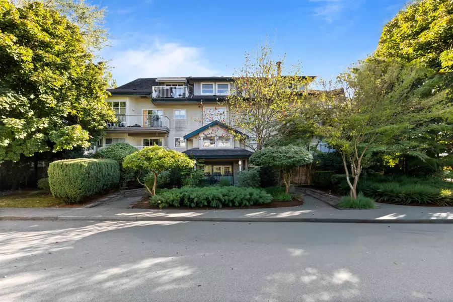 20556 113 AVE #104, Maple Ridge, BC V2X 1Z3