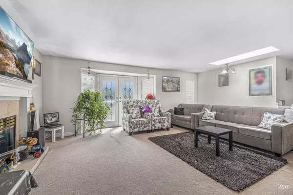 Surrey, BC V3W 2B4,14373 66 AVE