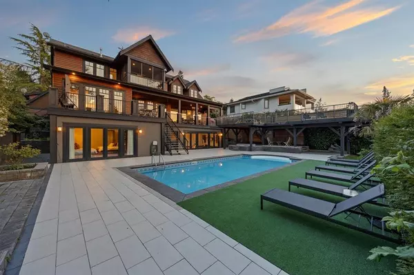 Surrey, BC V4A 3J9,2737 Crescent DR