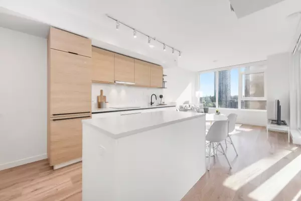 Surrey, BC V3T 0S7,10448 University DR #1108