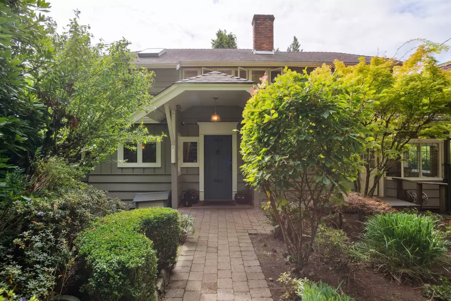 2616 Haywood AVE, West Vancouver, BC V7V 1Y6