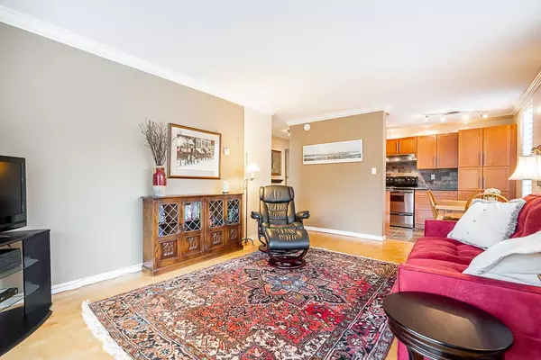 West Vancouver, BC V7V 1C3,2150 Bellevue AVE #204