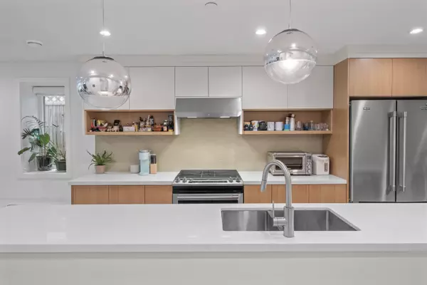 Vancouver, BC V5N 2K6,1452 E 20th AVE