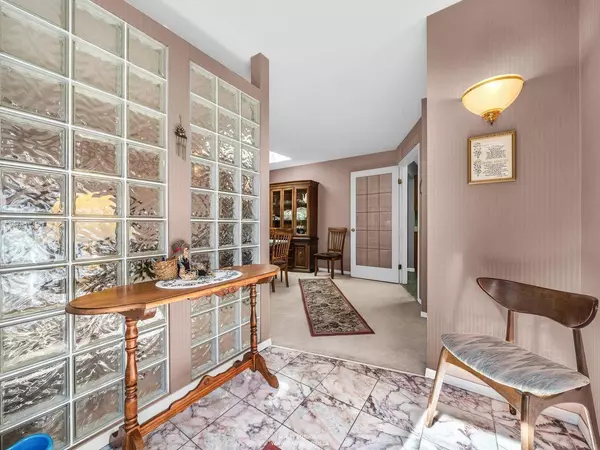 Delta, BC V4M 1B4,5221 1 AVE