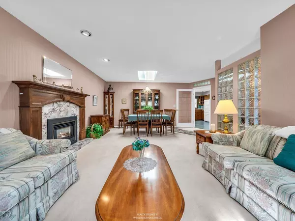 Delta, BC V4M 1B4,5221 1 AVE