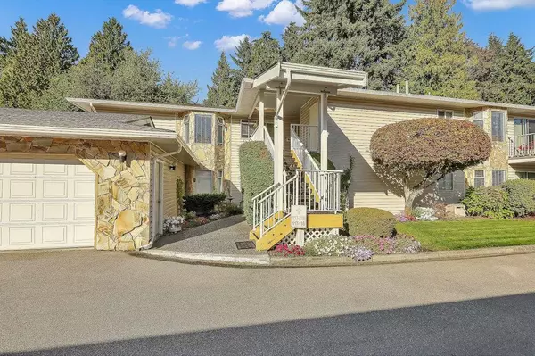 Surrey, BC V3R 9V1,10584 153 ST #217
