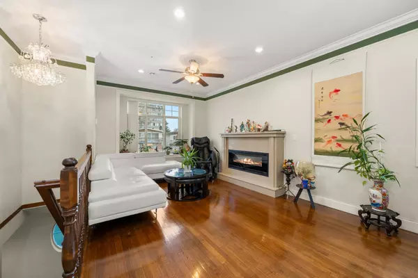 Vancouver, BC V5M 1W4,2643 E 8th AVE