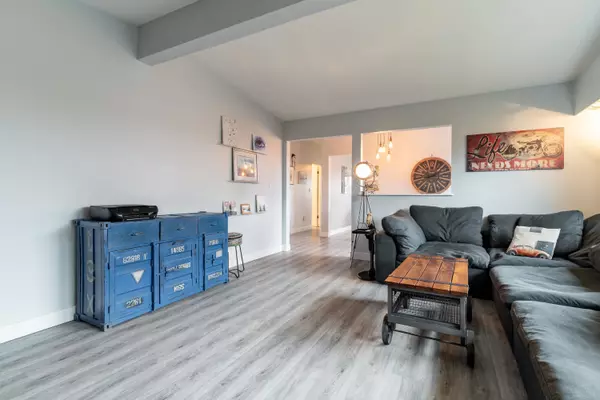 North Vancouver, BC V7G 1Y9,4164 Fairway PL