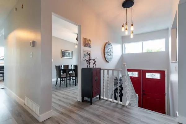 North Vancouver, BC V7G 1Y9,4164 Fairway PL