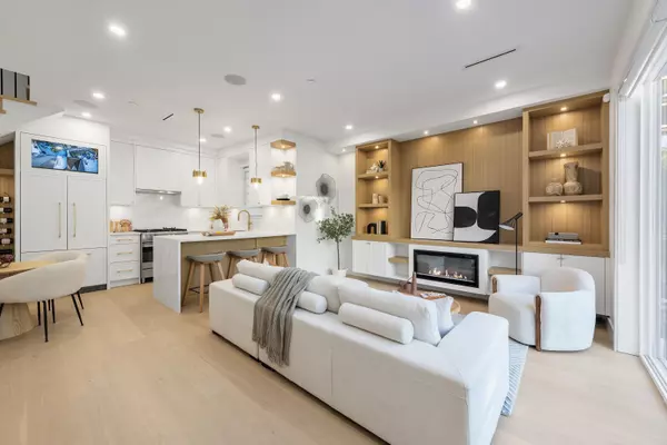 Vancouver, BC V5N 3T8,4855 Dumfries ST #1