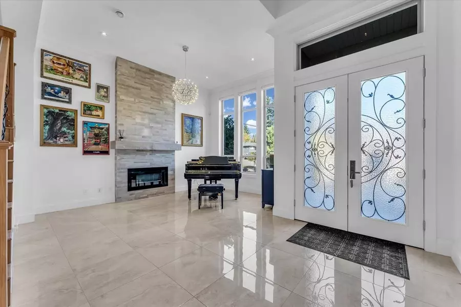 2268 Latimer AVE, Coquitlam, BC V3K 3J5