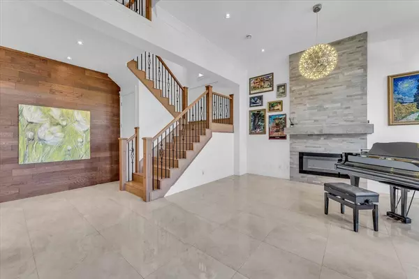 Coquitlam, BC V3K 3J5,2268 Latimer AVE