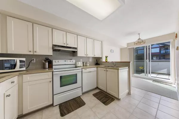 Delta, BC V4K 2Z3,4885 53 ST #202