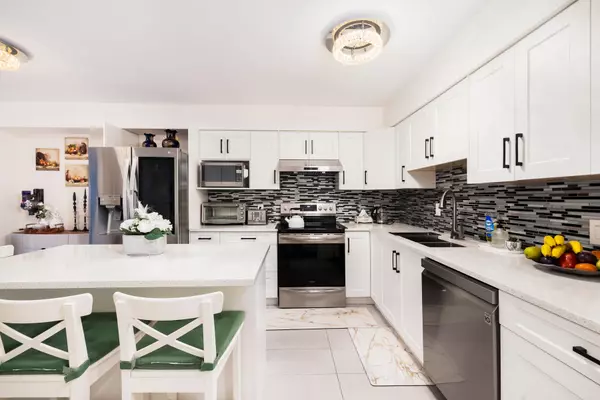 Surrey, BC V3W 0S2,13982 72 AVE #2