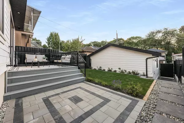 Vancouver, BC V5N 3T8,4855 Dumfries ST #2