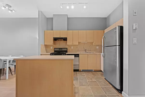 Vancouver, BC V6M 1R9,2102 W 38th AVE #102