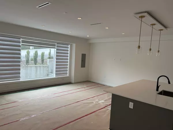 Burnaby, BC V5G 3P6,5625 Woodsworth ST