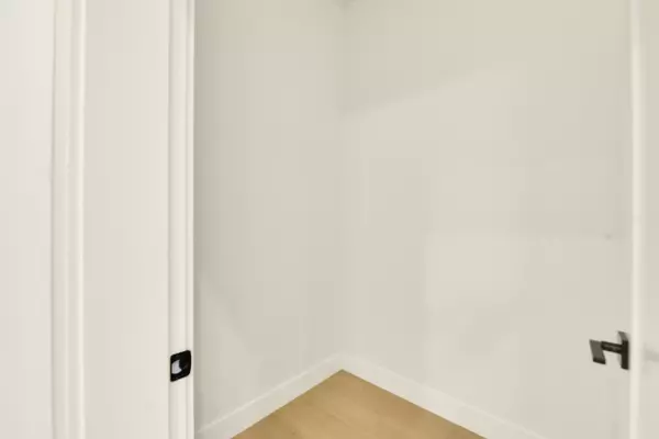 Vancouver, BC V5N 1A3,1436 E 1st AVE #1