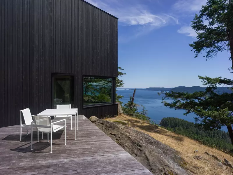 630 Tinker RD, Mayne Island, BC V0N 2J2