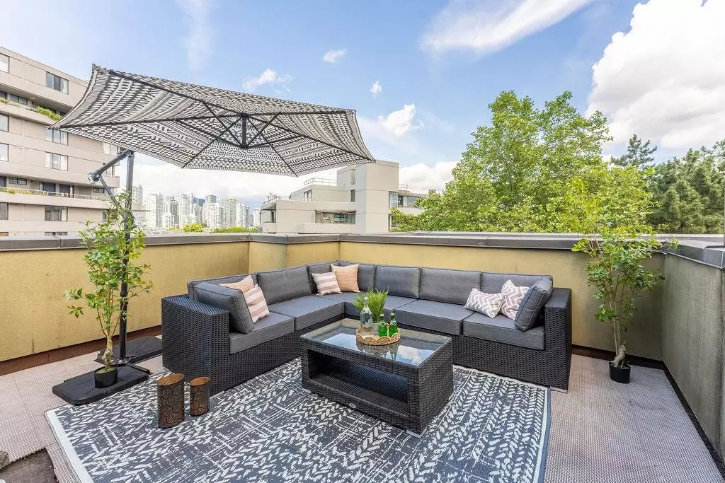 Vancouver, BC V5Z 4J1,650 Moberly RD #301