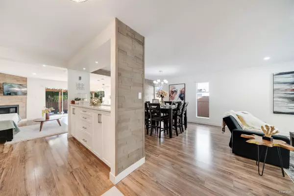 Surrey, BC V4A 8P9,14286 20 AVE