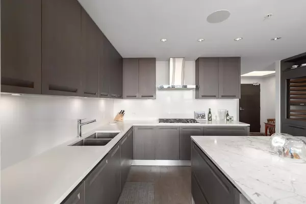 Vancouver, BC V6M 2P5,2102 W 48th AVE #501