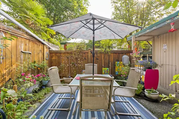 829 Westview CRES, North Vancouver, BC V7N 2L5