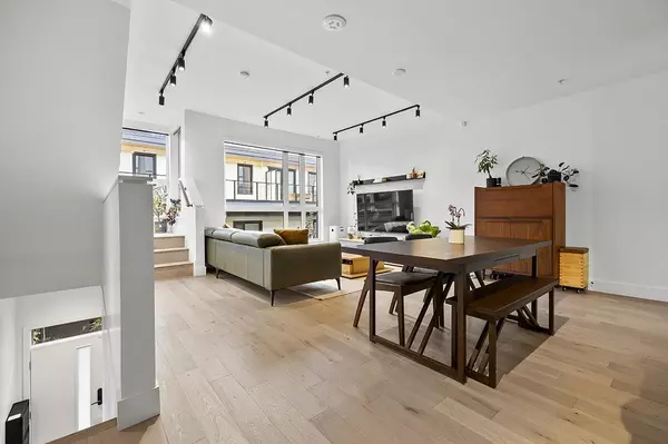Vancouver, BC V5N 0J1,3956 Dumfries ST