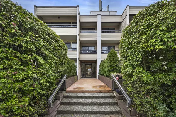 Coquitlam, BC V3J 1X5,1048 King Albert AVE #202