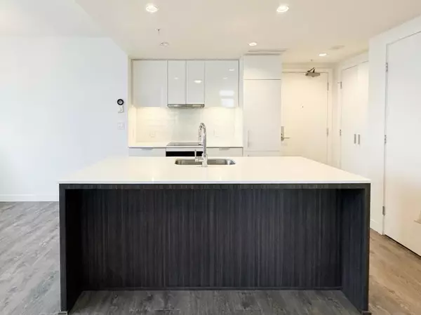 Vancouver, BC V6Z 0C5,1308 Hornby ST #2207