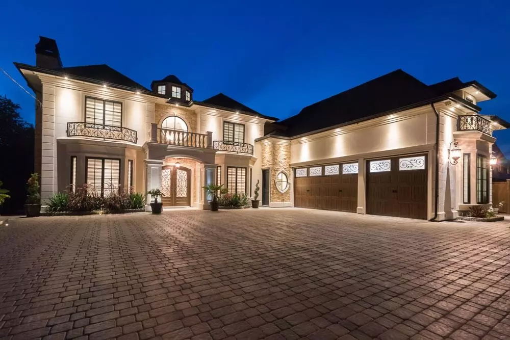 Richmond, BC V7C 2H1,5851 Reeves RD