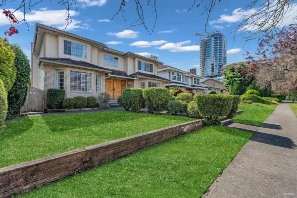 Vancouver, BC V5Y 2V6,426 W 44th AVE