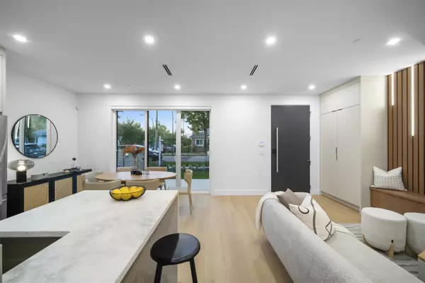 Vancouver, BC V5R 1K3,2386 E 45th AVE #1
