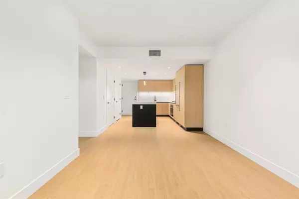 Vancouver, BC V5N 0J5,2235 E Broadway #113