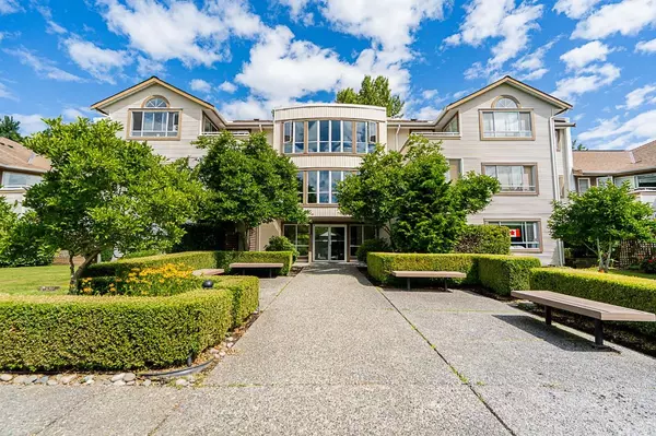 White Rock, BC V4B 2M9,15991 Thrift AVE #212