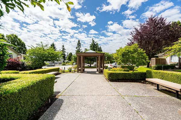 White Rock, BC V4B 2M9,15991 Thrift AVE #212