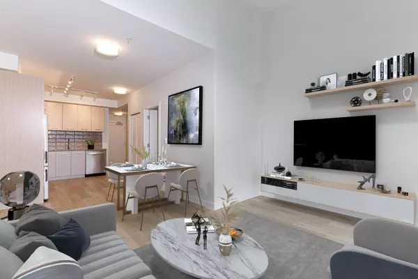 4933 Clarendon ST #411, Vancouver, BC V5R 3J3