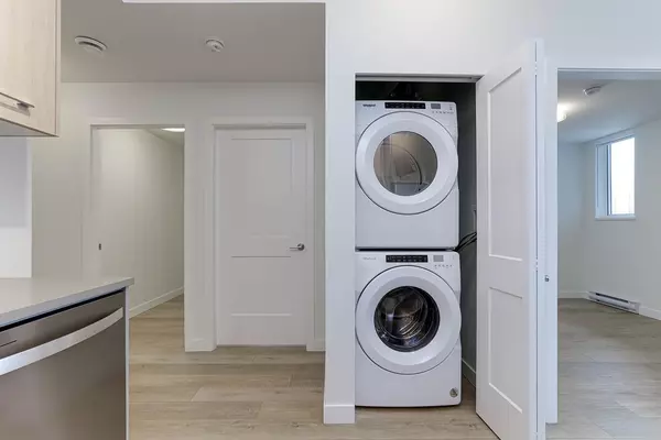 Vancouver, BC V5R 3J3,4933 Clarendon ST #411