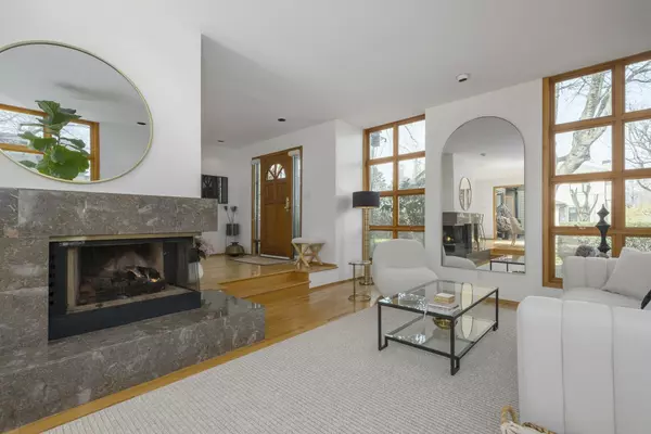 Vancouver, BC V6B 0A5,3502 W 18th AVE