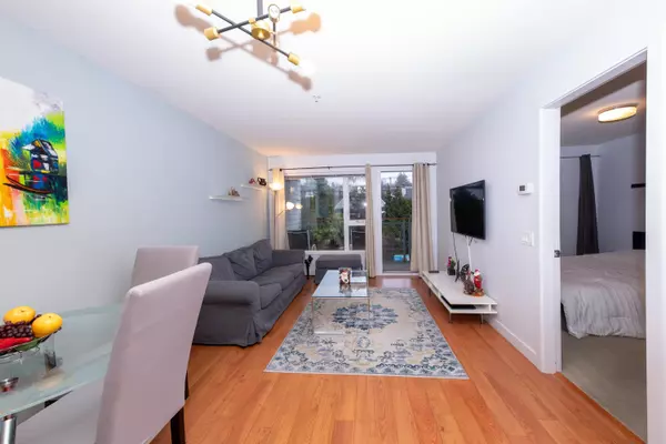 North Vancouver, BC V7L 0C1,221 E 3rd ST #414