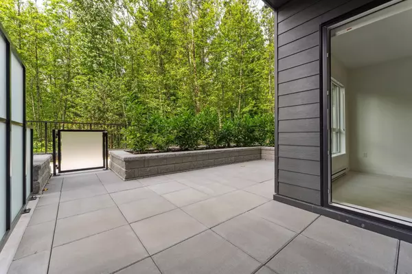 North Vancouver, BC V7G 0B4,3594 Malsum DR #209