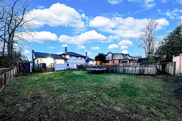 Richmond, BC V6Y 1G3,8020 Lucas RD