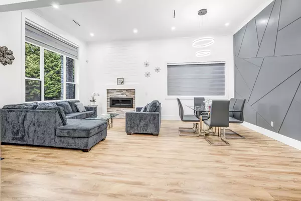 Surrey, BC V3V 7G5,8958 139a ST